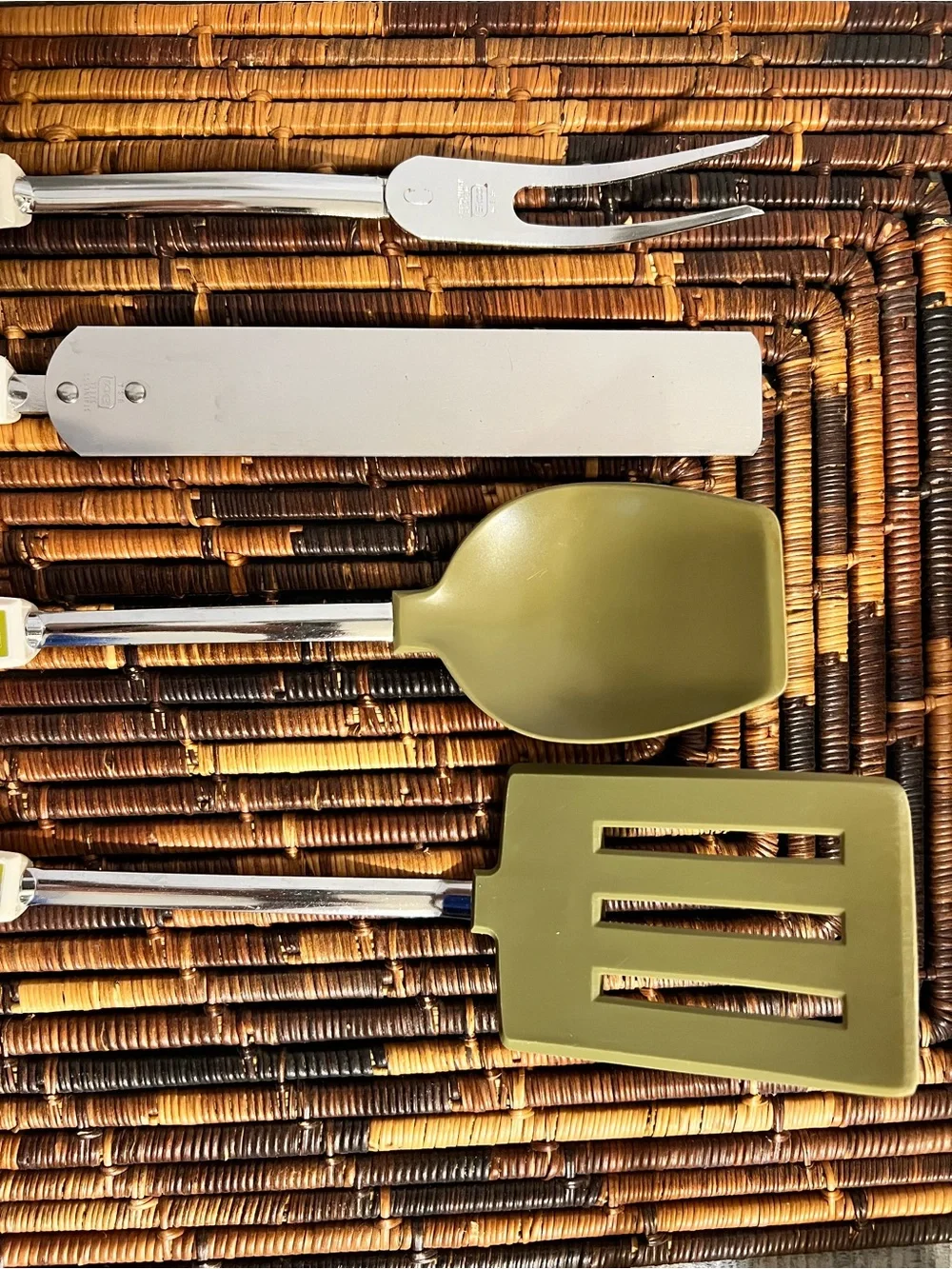 Ekco Nylon Plastic Olive Green Kitchen Utensils